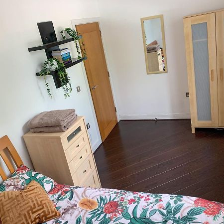 Room In Stratford With Private Bathroom And Parking London Luaran gambar